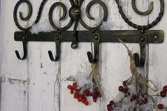 Вешалка кованая Ягодка