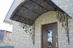 Козырек на крыльцо частного дома