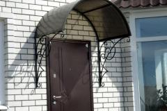 Козырек над крыльцом для дачи