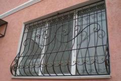 Дутая решетка на окно