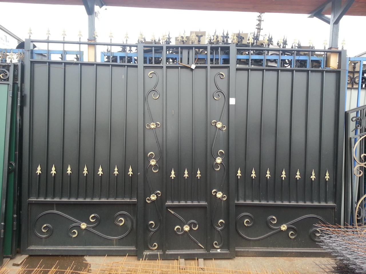 Фото металлических ворот с встроенной калиткой